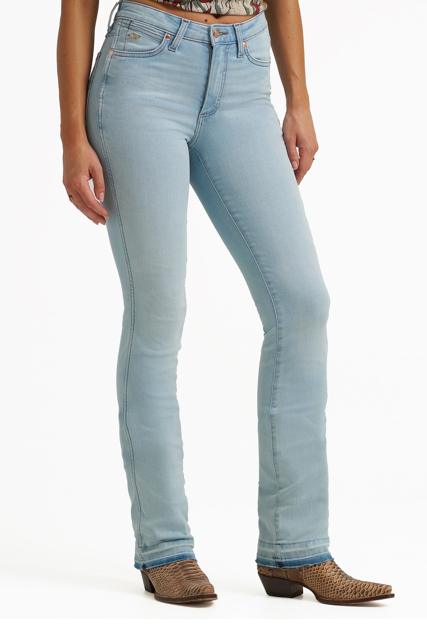 Wrangler x Lainey Wilson Women's Raw Hem Boot Hugger Jean - Bleach