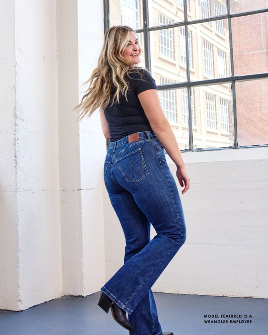 Wrangler Bespoke Hi Rise Bootcut Jean - 32L