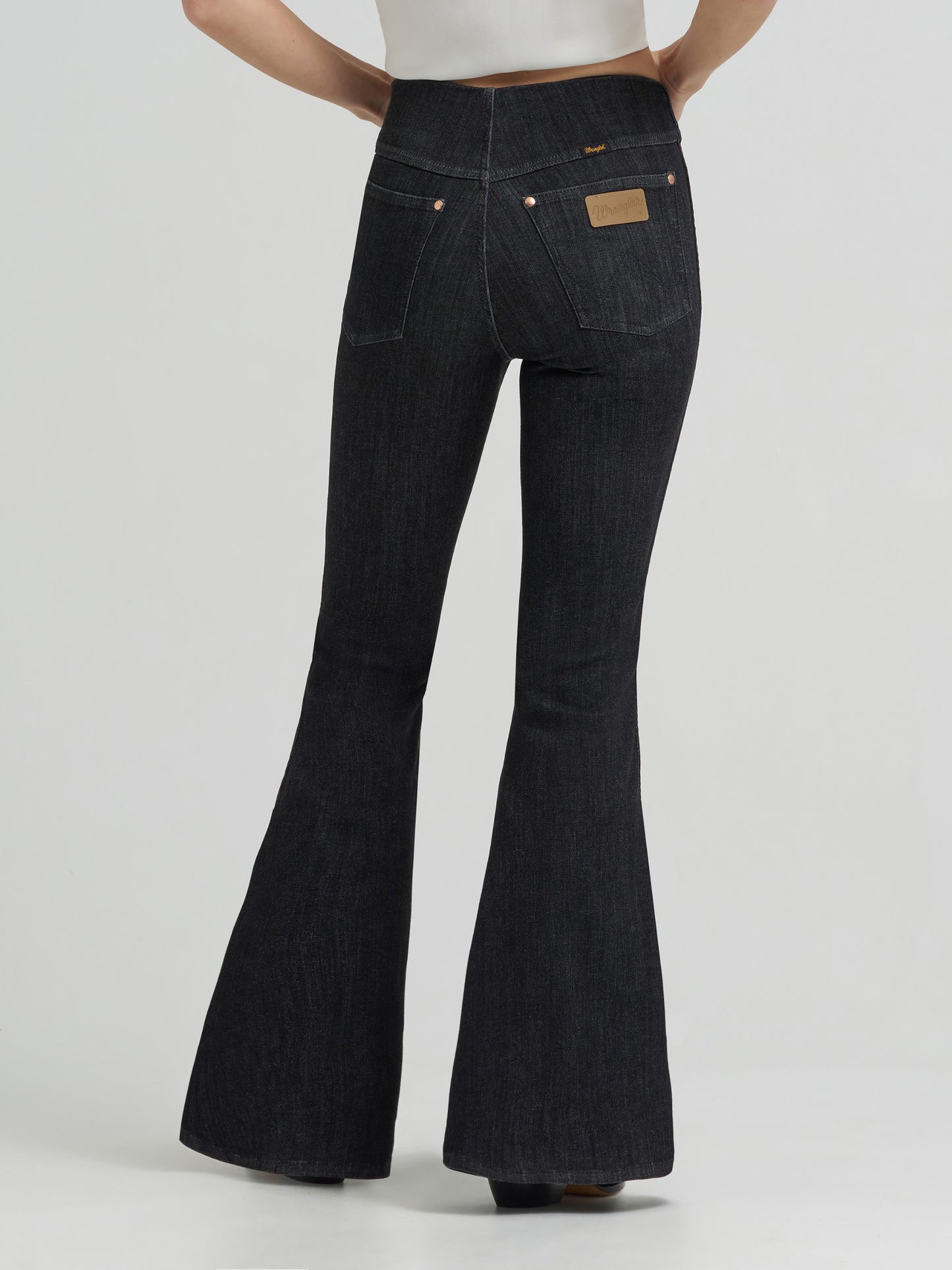 Wrangler x Lainey Wilson Women's Pull On Bell Bottom Jean - Washed Black
