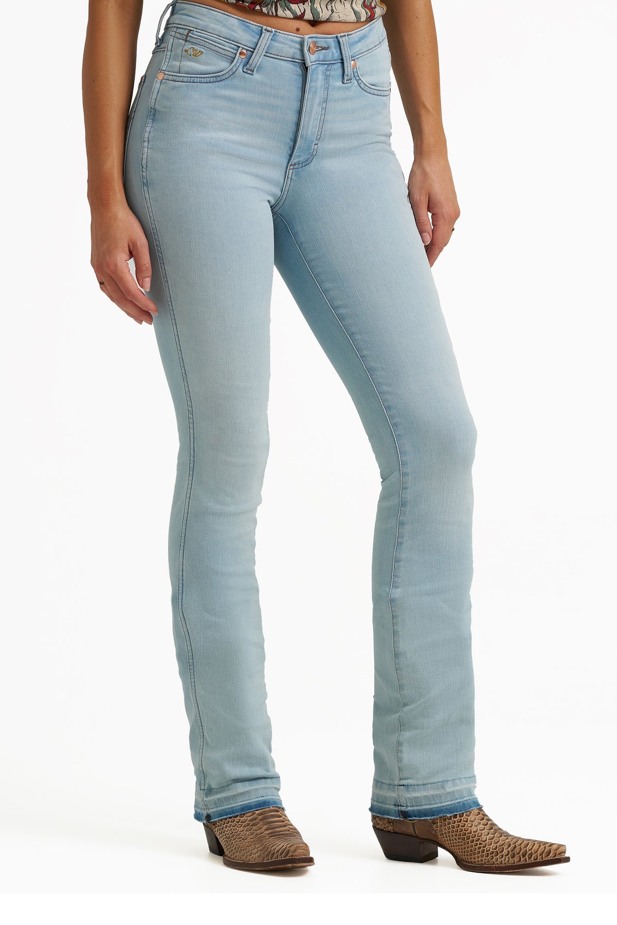 Wrangler x Lainey Wilson Women's Raw Hem Boot Hugger Jean - Bleach