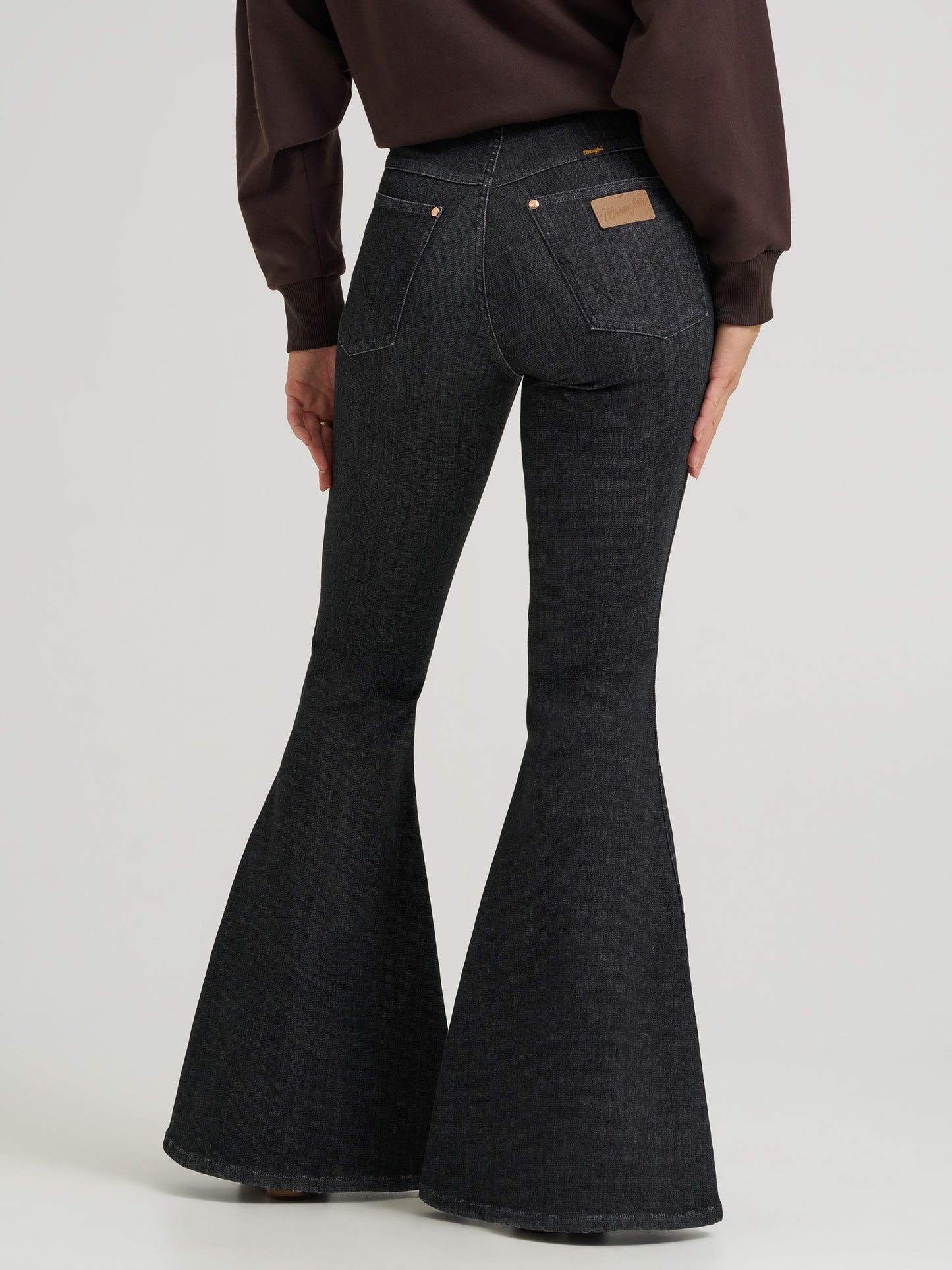 Wrangler x Lainey Wilson Women's Pull On Bell Bottom Jean - Washed Black