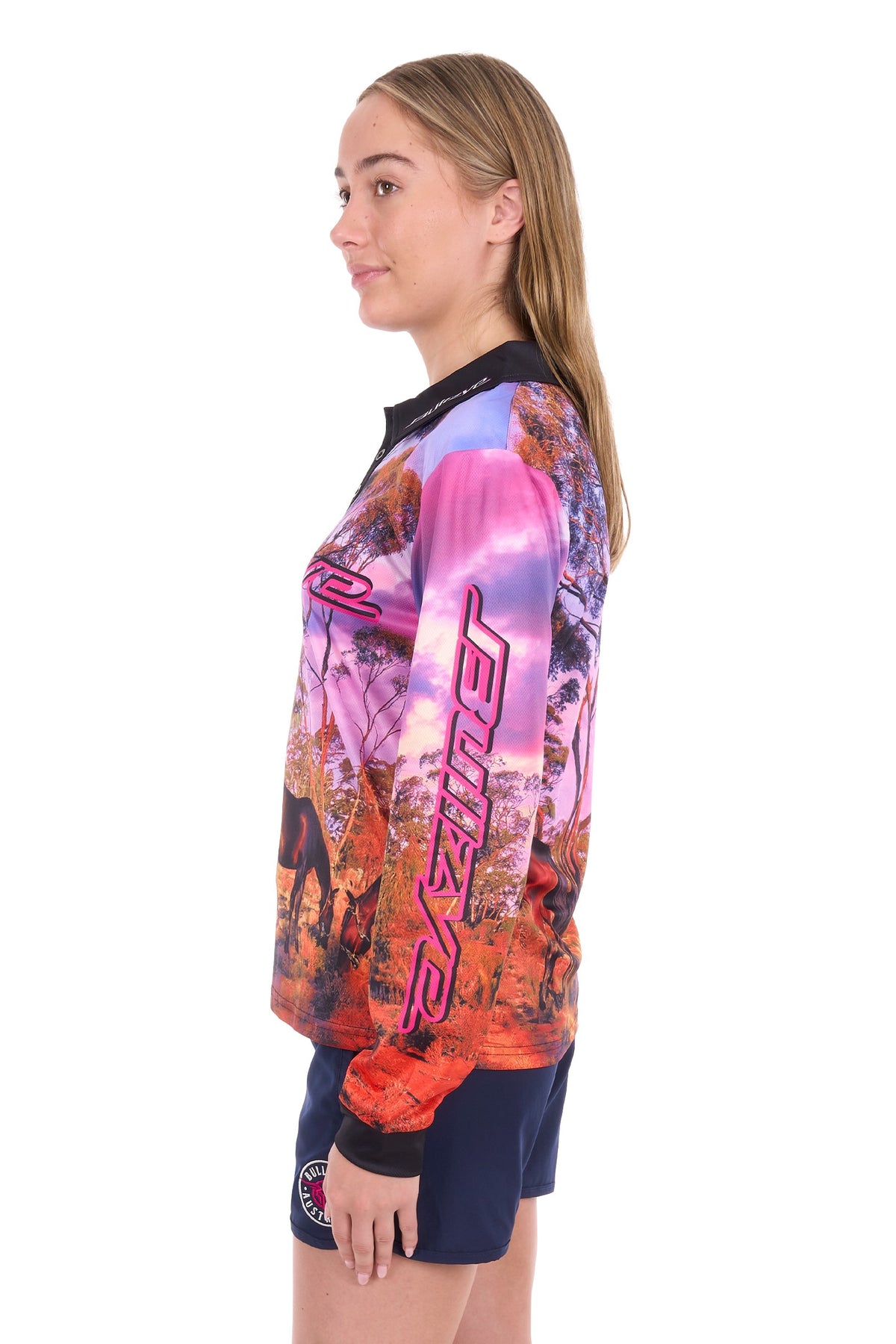 Bullzye Women’s Grazing Horse L/S Tee