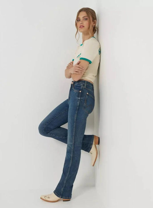 Wrangler x Lainey Wilson Women's Boot Hugger Jean - Boho Wash