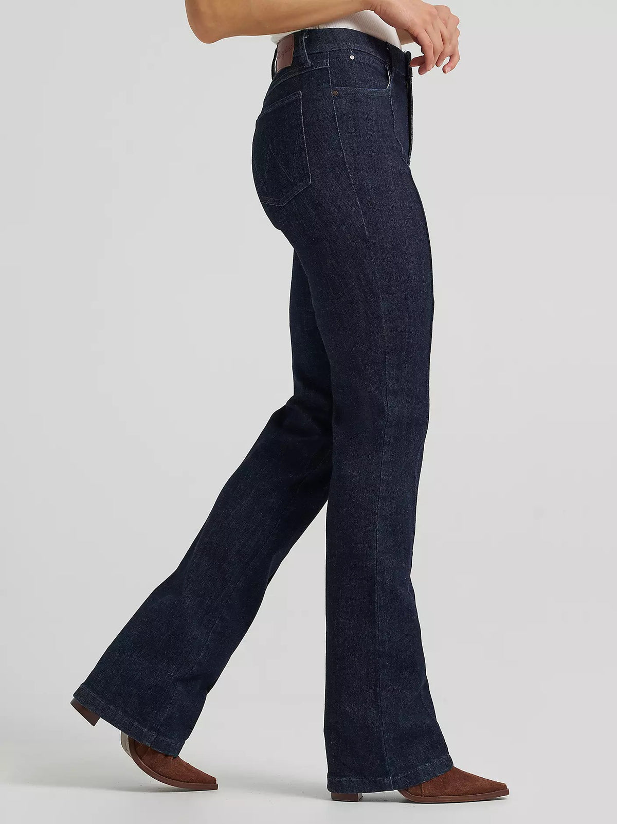 Wrangler Women's Bespoke Pintuck Bootcut Jean - 30L