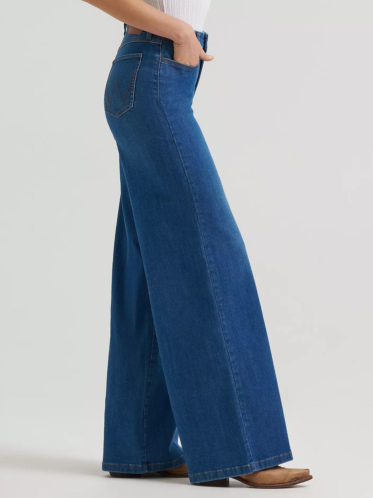 Wrangler Women's Bespoke High Rise Wide Leg Jean - 30L